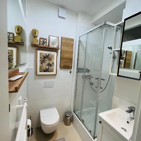 Apartment Modernes City-apartment Mit Highspeed-wlan & Top-lage - Easy *