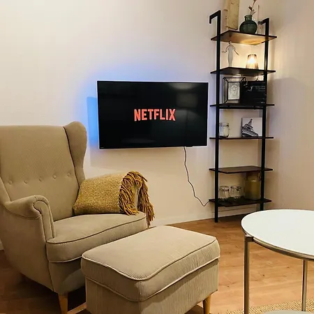 Modernes City-apartment Mit Highspeed-wlan & Top-lage - Easy *