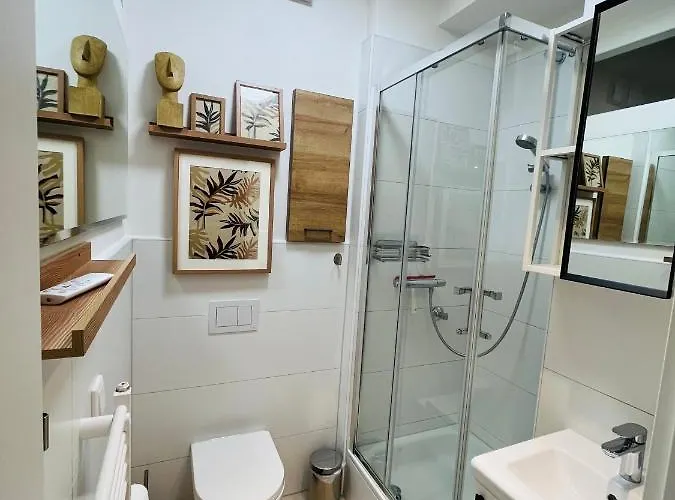 Apartamento Modernes City-apartment Mit Highspeed-wlan & Top-lage - Easy *